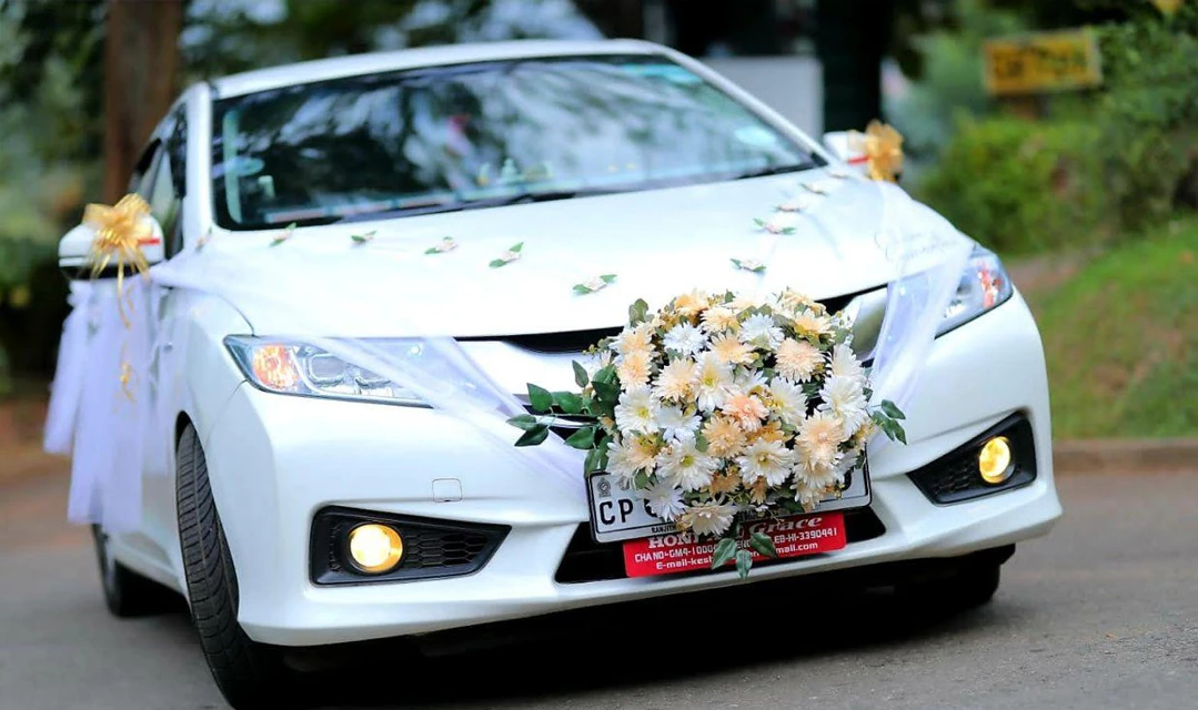 Luxury wedding car for couple